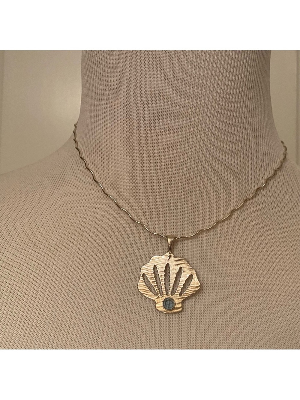 NECKLACE STERLING SILVER 925 WAVEY CHAIN CHOKER SCALLOP SHELL PENDANT BLUE STONE